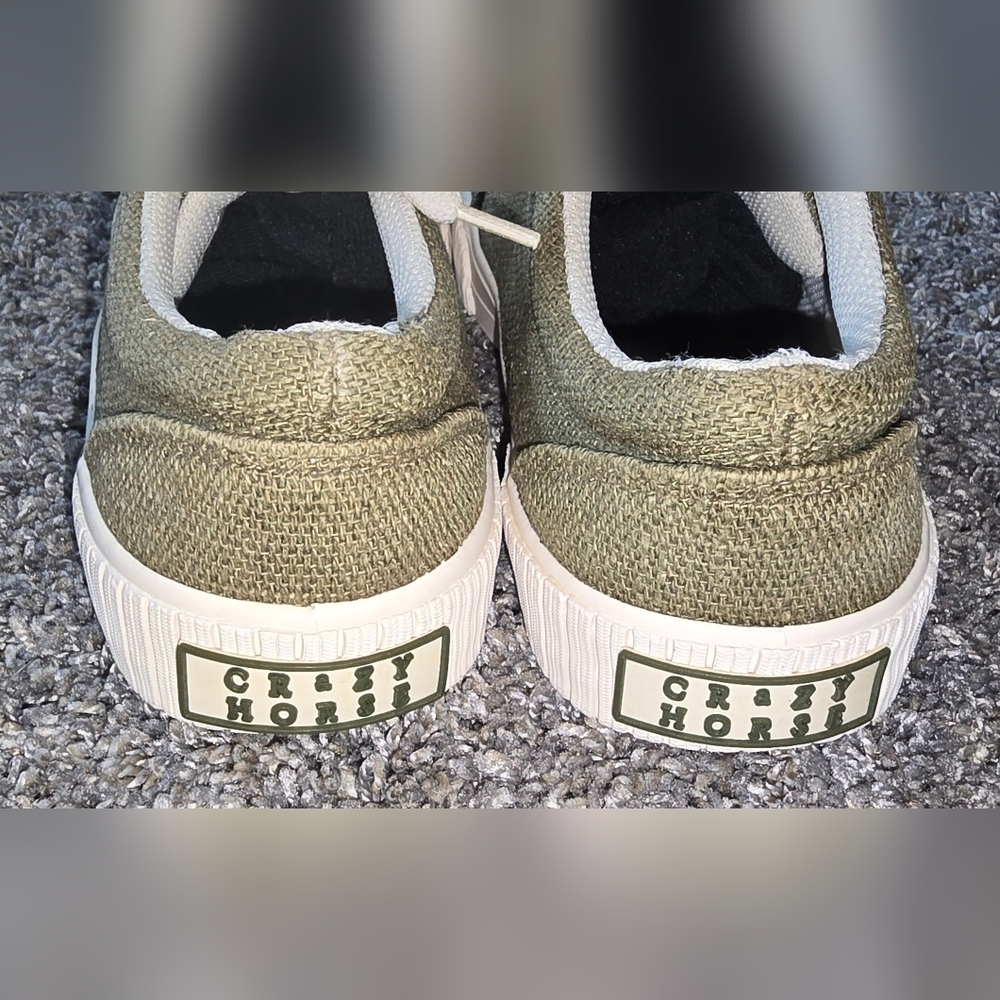 Crazy Horse Liz Claiborne Canvas Sneakers Womens 6.5 Olive Low Lace Up Casual - Picture 5 of 9